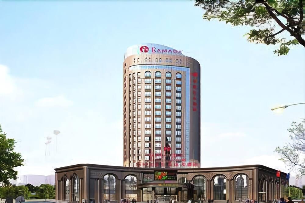 Ramada Yangzhou Baoying Hotel Exterior foto